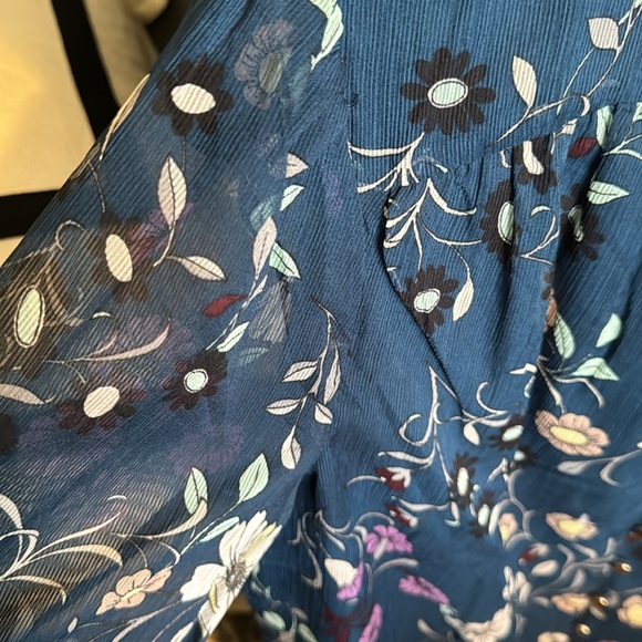 Like New Ann Taylor Blouse MP - Picture 4 of 7